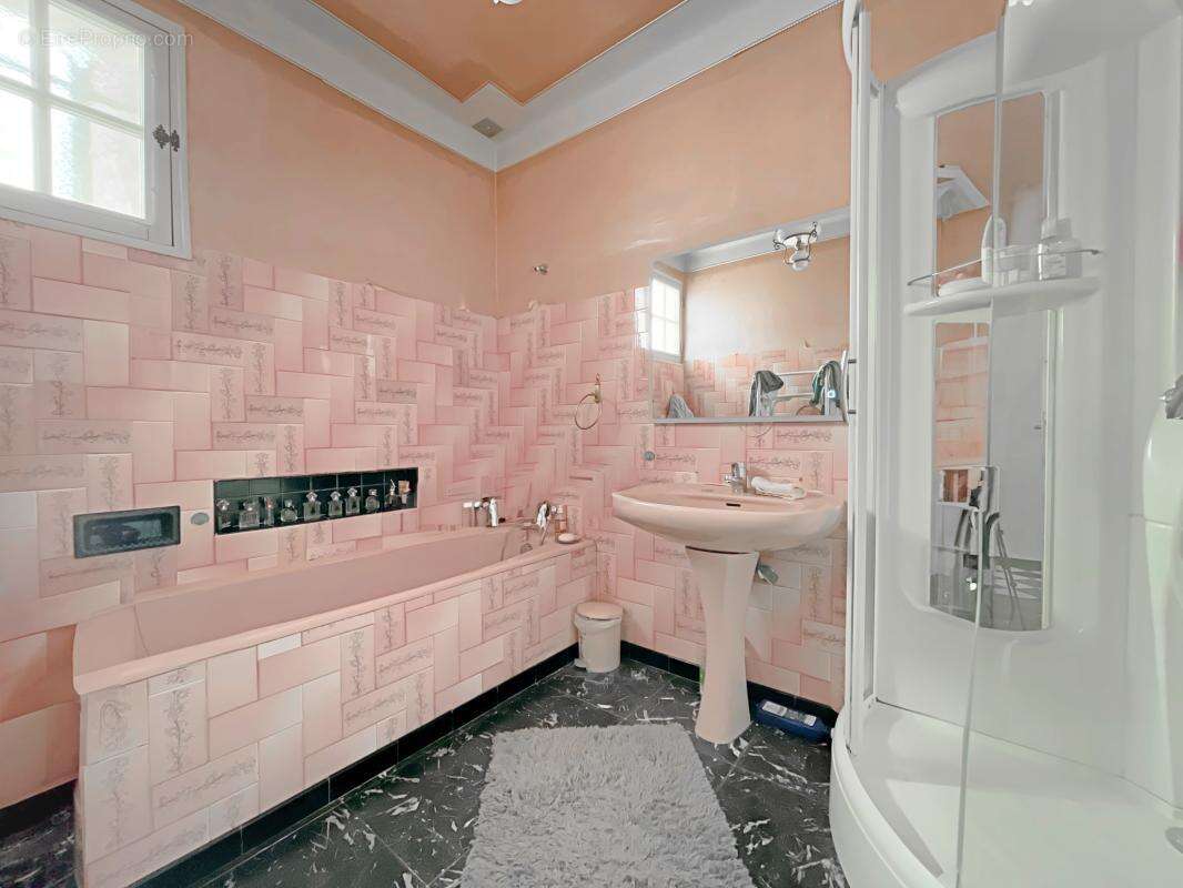 Maison à GINASSERVIS