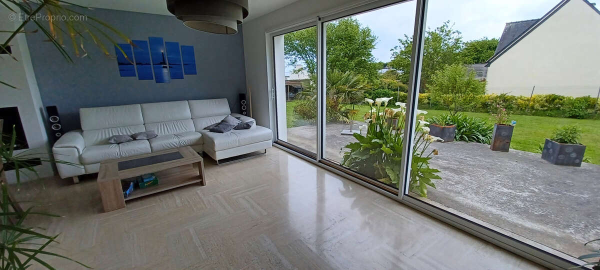 Maison à LE RELECQ-KERHUON
