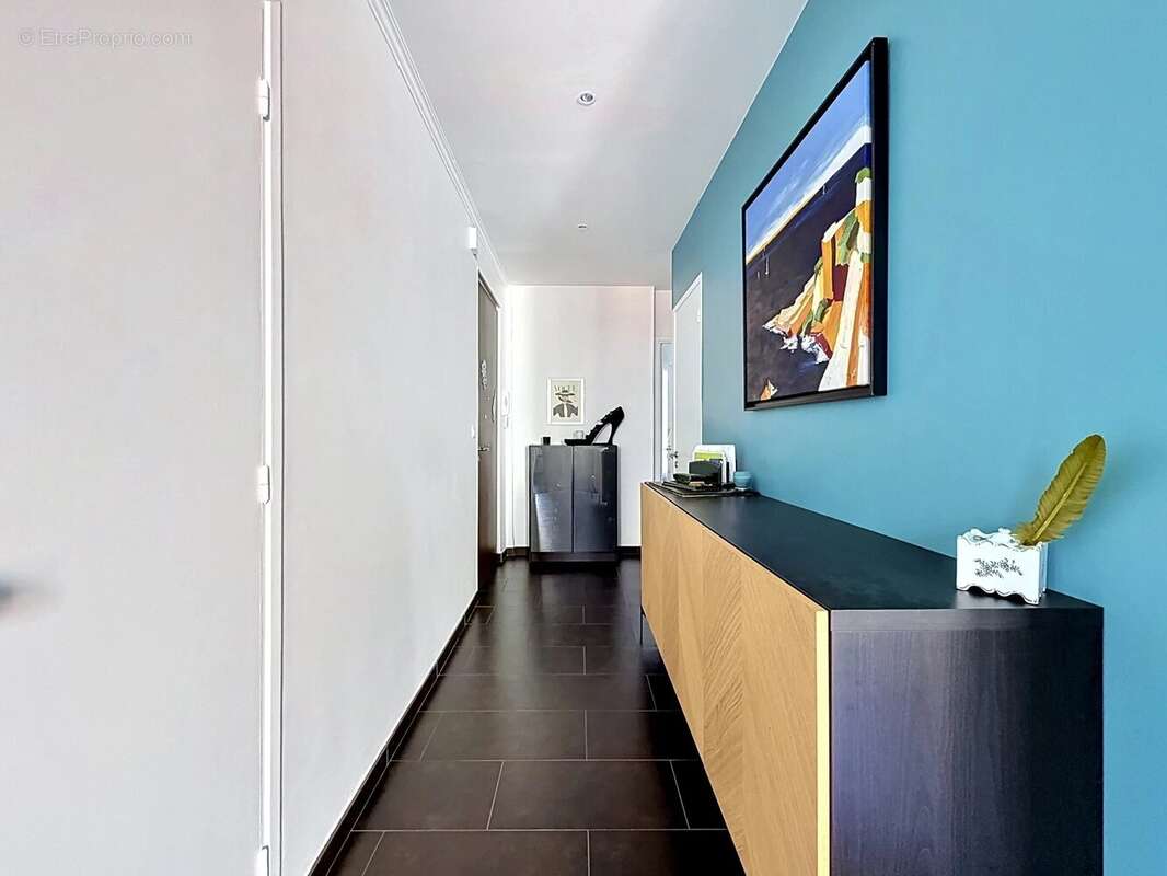 F2 nice - libération - balcon - traversant - photo 5