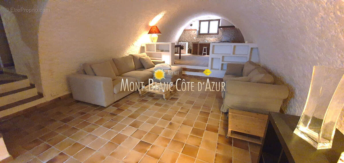Maison à PLAN-DE-LA-TOUR