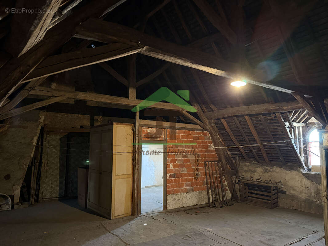 À Châteaudun (28), - photo 8