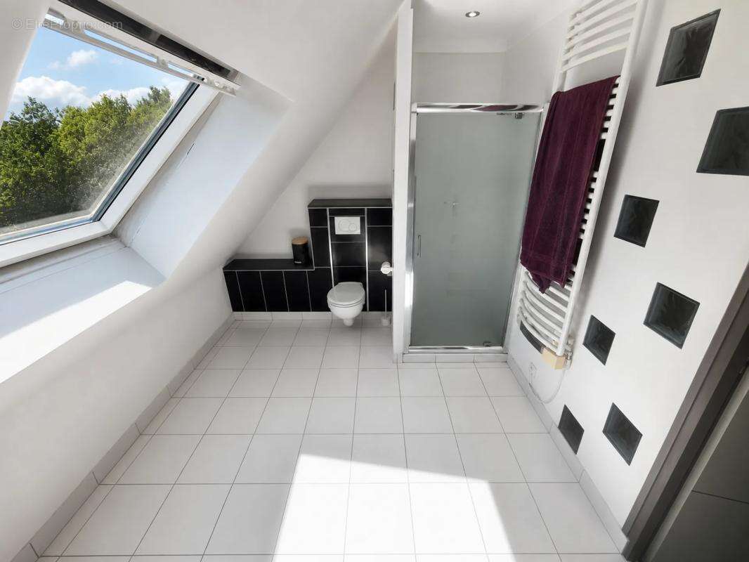 4 chambres, DPE C, garage, terrasse sud + RDC à rénover - photo 9