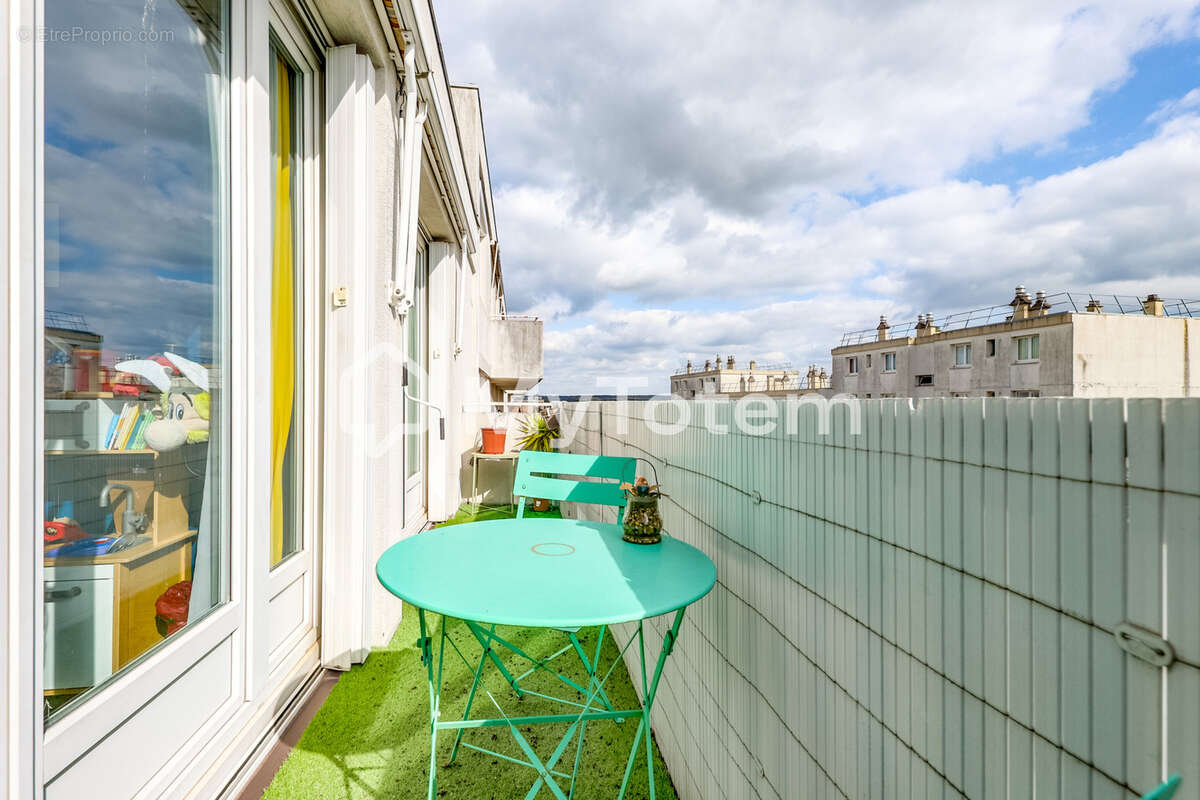Appartement à LES CLAYES-SOUS-BOIS
