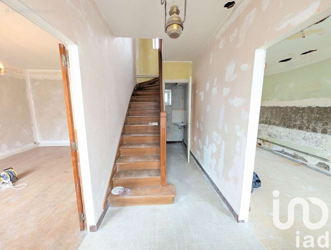 Photo 3 - Maison à LUSSAC-LES-CHATEAUX