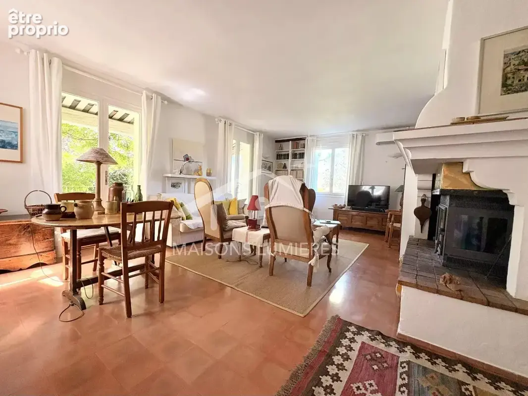 Villa de 150m² sur un terrain arboré et fleuri de 510m² - T5 - APT - 368 000€ - photo 15