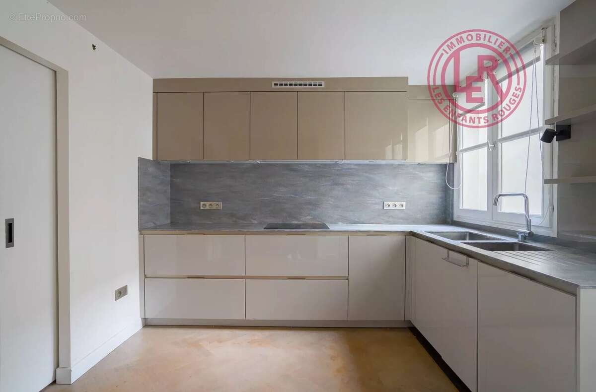 Appartement à PARIS-3E