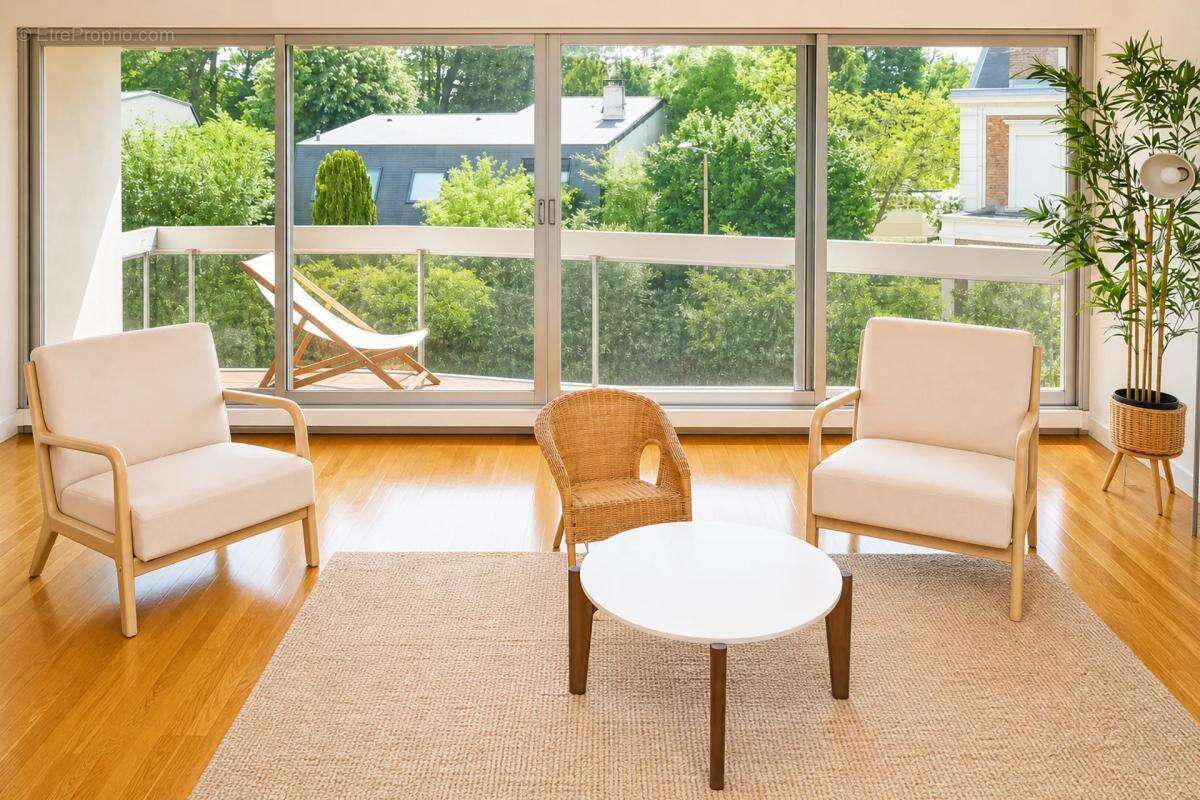 Appartement à LA CELLE-SAINT-CLOUD