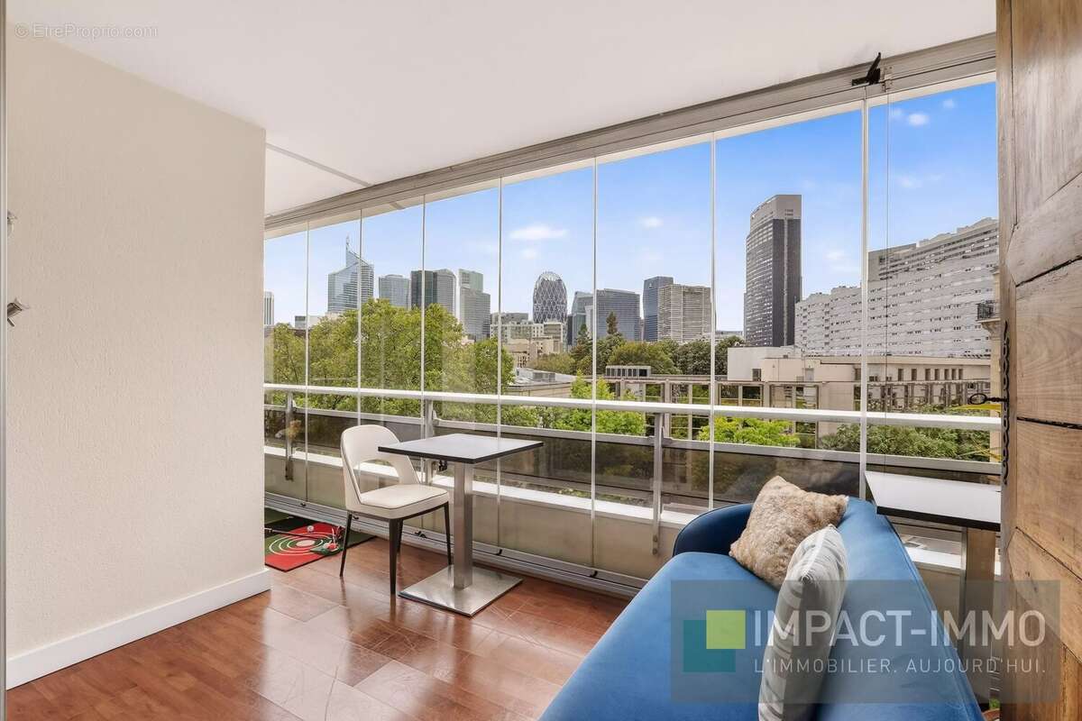 Appartement à COURBEVOIE