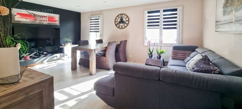 Maison à JOUY-LE-MOUTIER