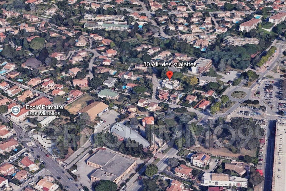 Parking à MANDELIEU-LA-NAPOULE