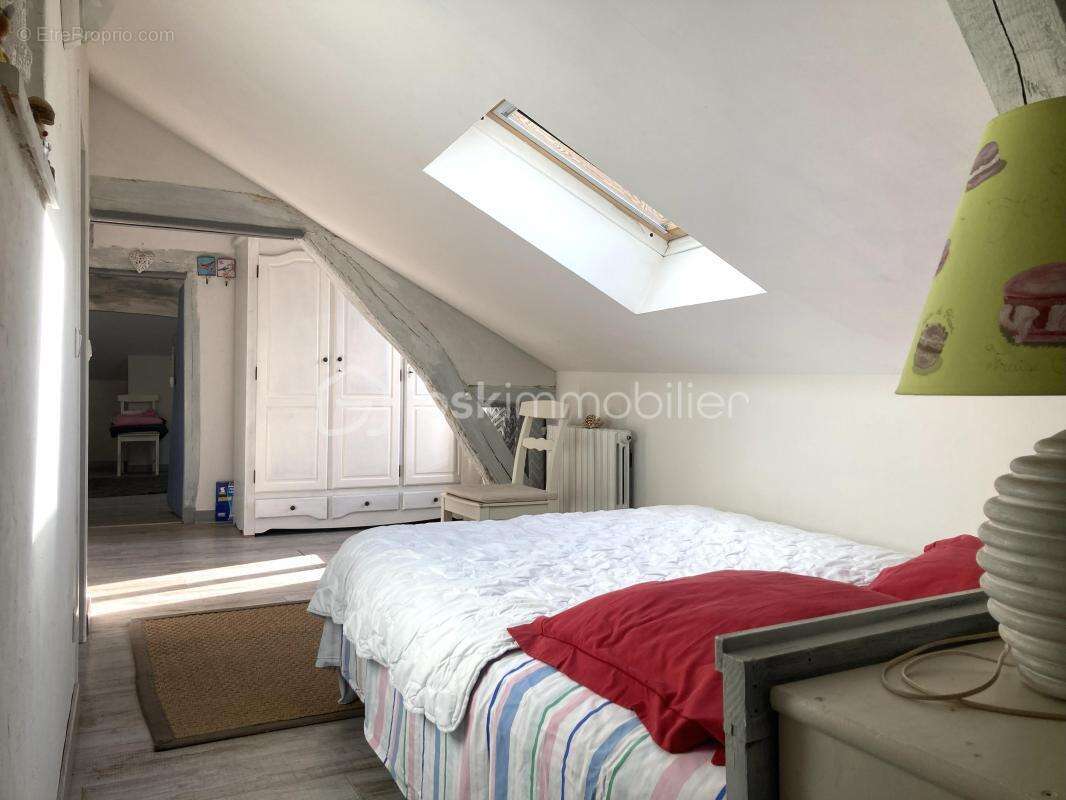 Maison à VILLECOMTAL-SUR-ARROS