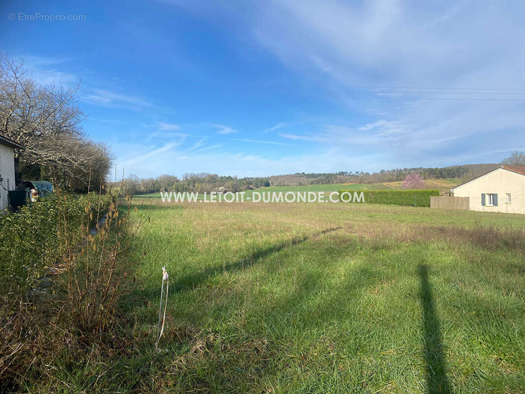 Terrain à TRELISSAC