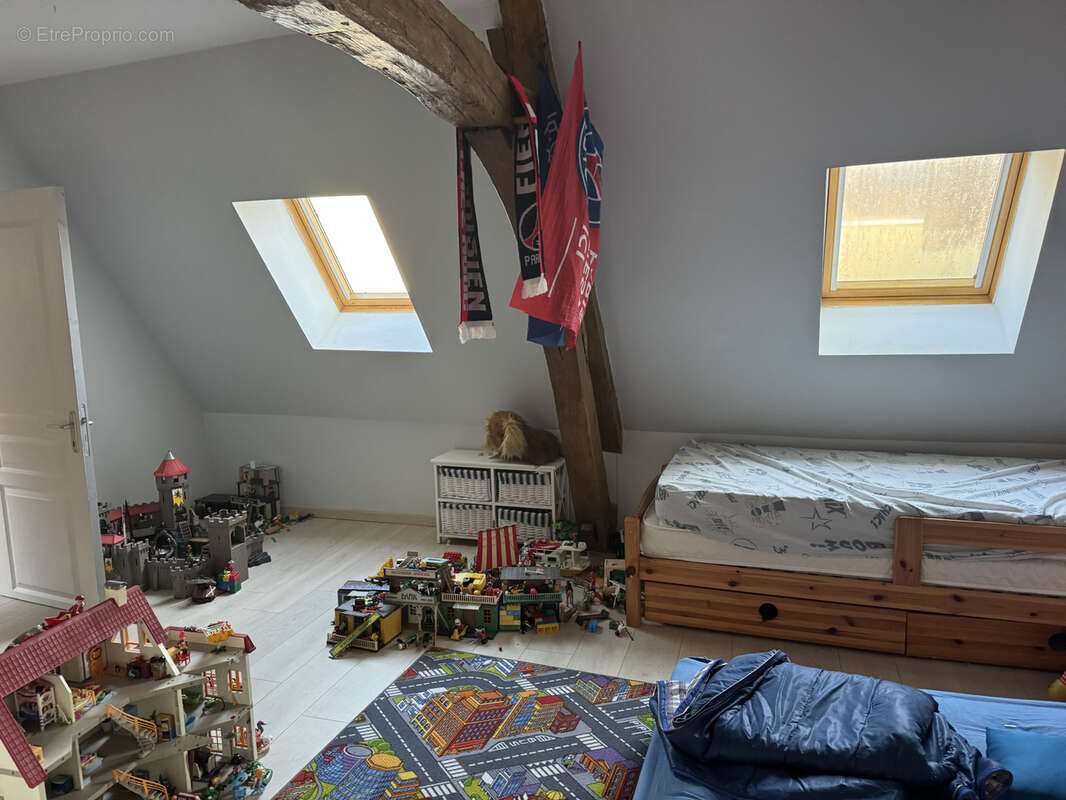 Maison à BELLOU-LE-TRICHARD