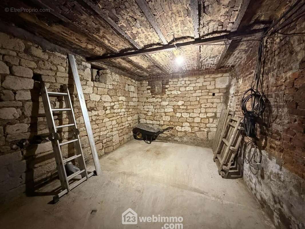 Une pièce de 13 m² à imaginer selon vos envies - Maison à TAVAUX-ET-PONTSERICOURT