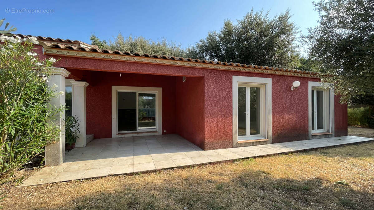 A 10 minutes d'Uzès, villa de plain-pied avec jardin, piscine et pool-house - photo 13