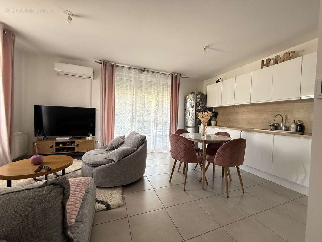 Appartement 65 m² à Vitrolles  - photo 6