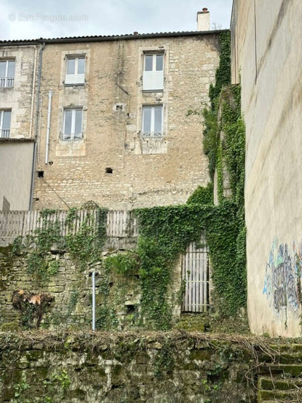 Immeuble de charme – Centre-ville d’Angoulême – Idéal résidence + investissement - photo 16