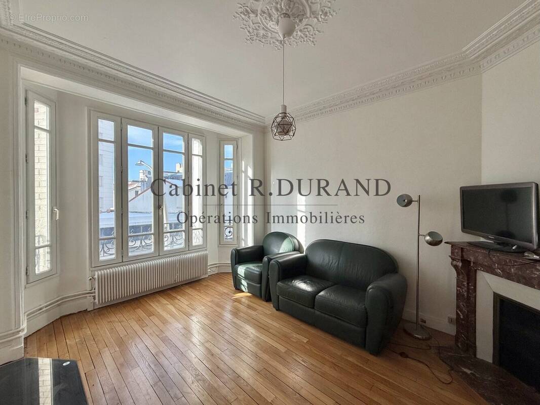 Appartement à COURBEVOIE