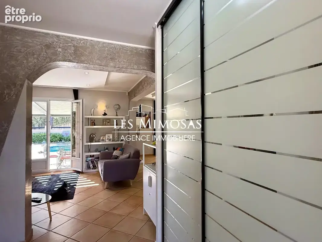 Vidauban, maison de plain-pied  – terrain 2500m² – piscine – garage - photo 10