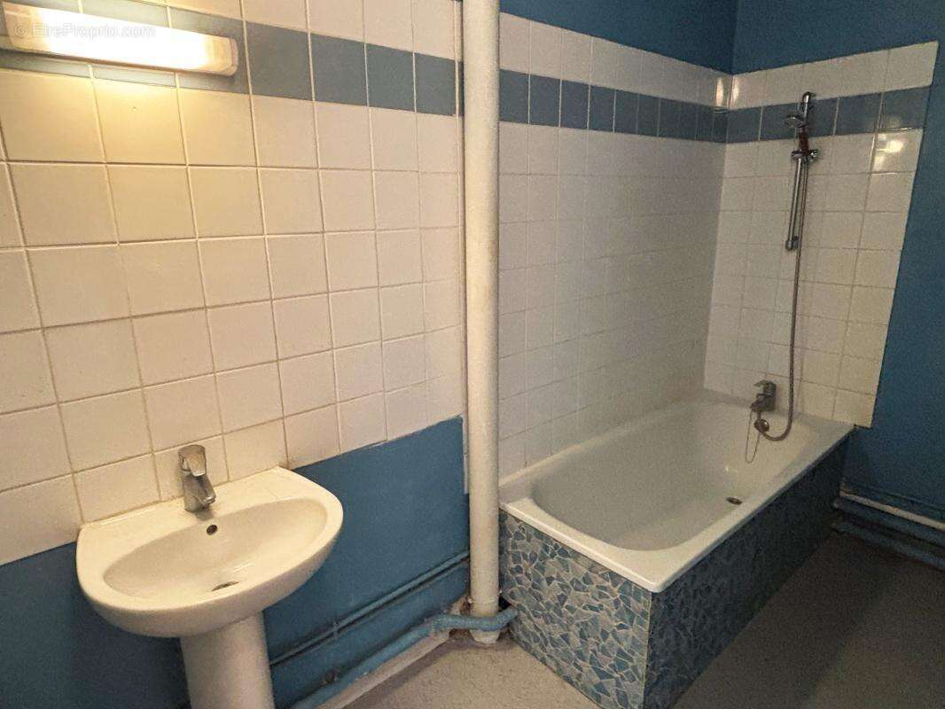 Appartement à SARTROUVILLE