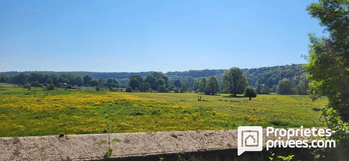 Terrain à TILLIERES-SUR-AVRE