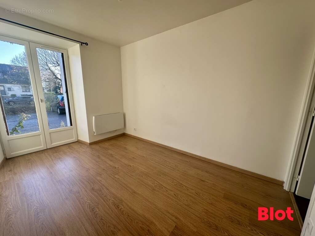 Appartement à MONTFORT-SUR-MEU