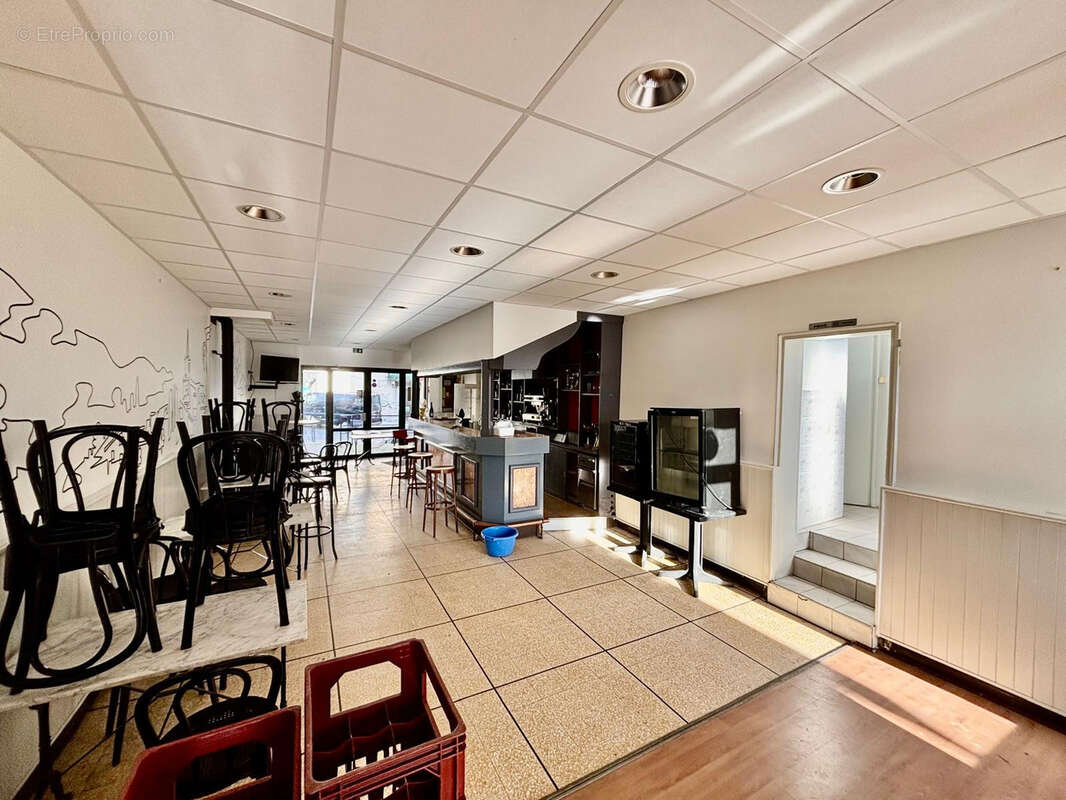 Commerce à TAULIGNAN