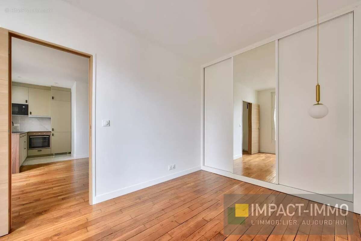 Appartement à COURBEVOIE