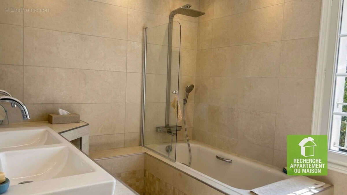 Propriété d'exception à 49 minutes de Lyon  240 m² de raffinement au coeur d'un écrin privé - photo 10