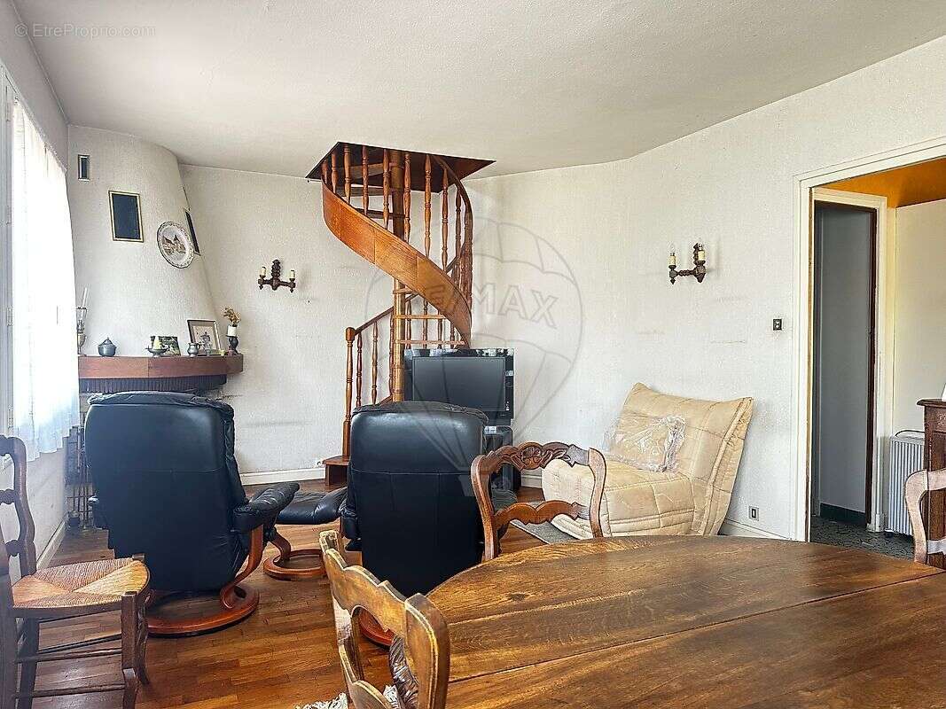 Maison à CERCY-LA-TOUR