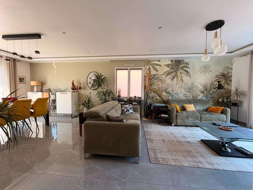 Maison contemporaine d'exception avec piscine couverte à Cholet - photo 2