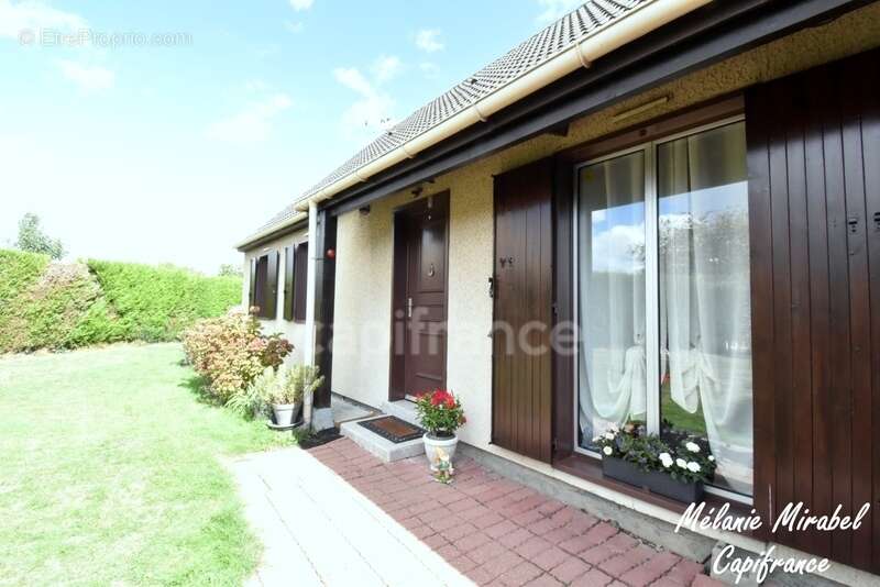 Maison à ANGERVILLE-LA-CAMPAGNE