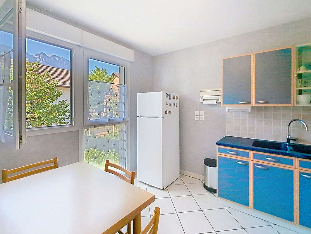Appartement T3 - 64.37 m2 avec cave, balcon et parking - photo 8