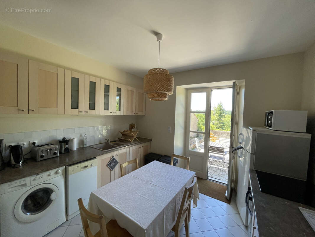 Maison à CHAMPAGNAC-DE-BELAIR