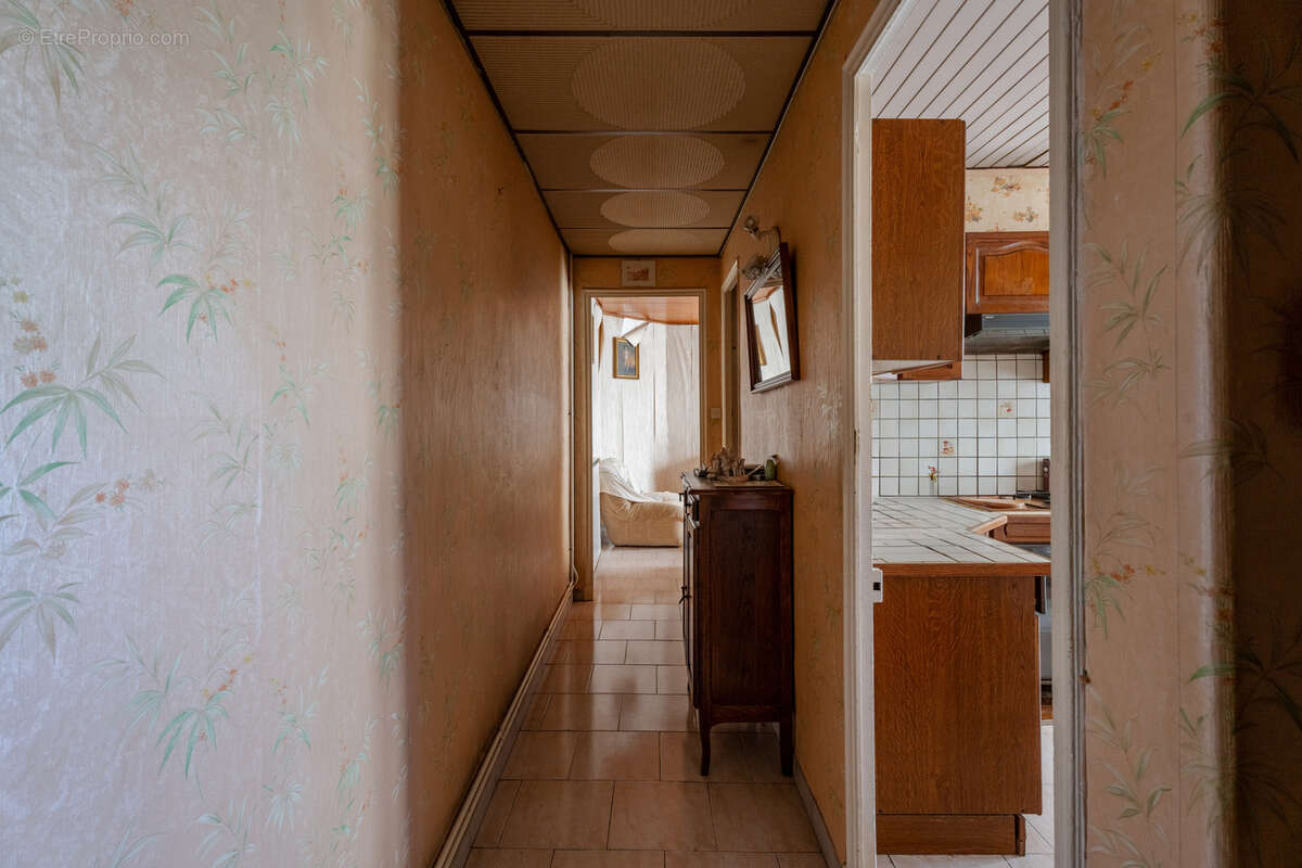 Appartement à MARSEILLE-4E