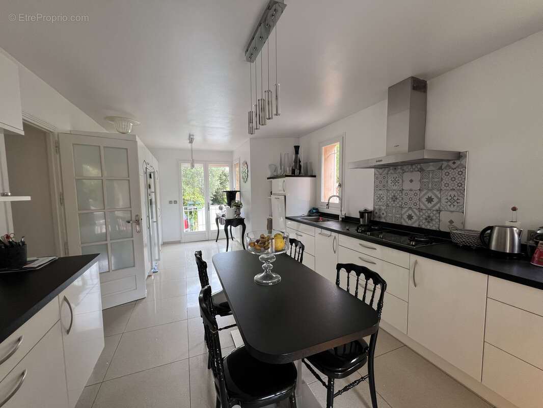 Maison 6 pièces 214.0 m2 - photo 8