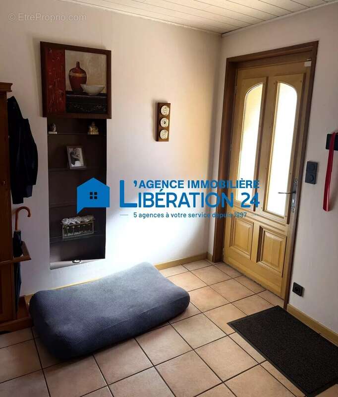 Maison familiale de 198 m2 au calme avec beau  terrain plat – Secteur prisé de La Chapelle-d’Aurec - photo 3