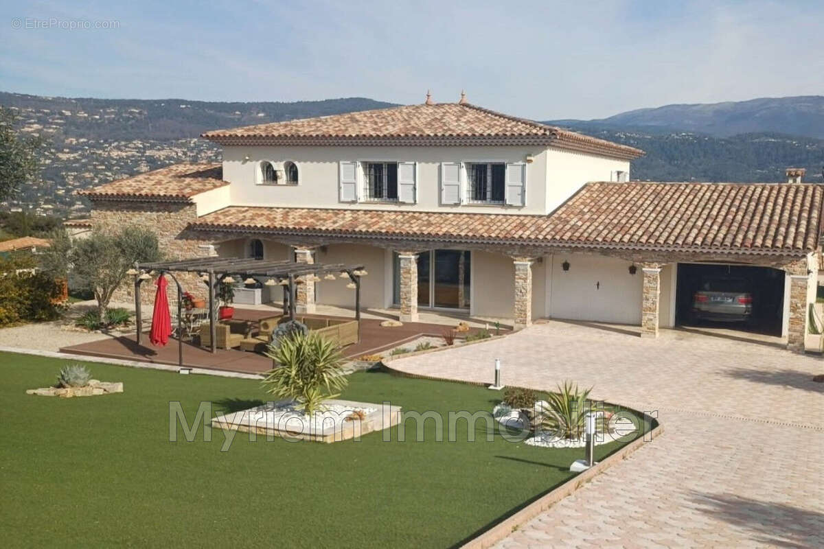 Maison à PEYMEINADE