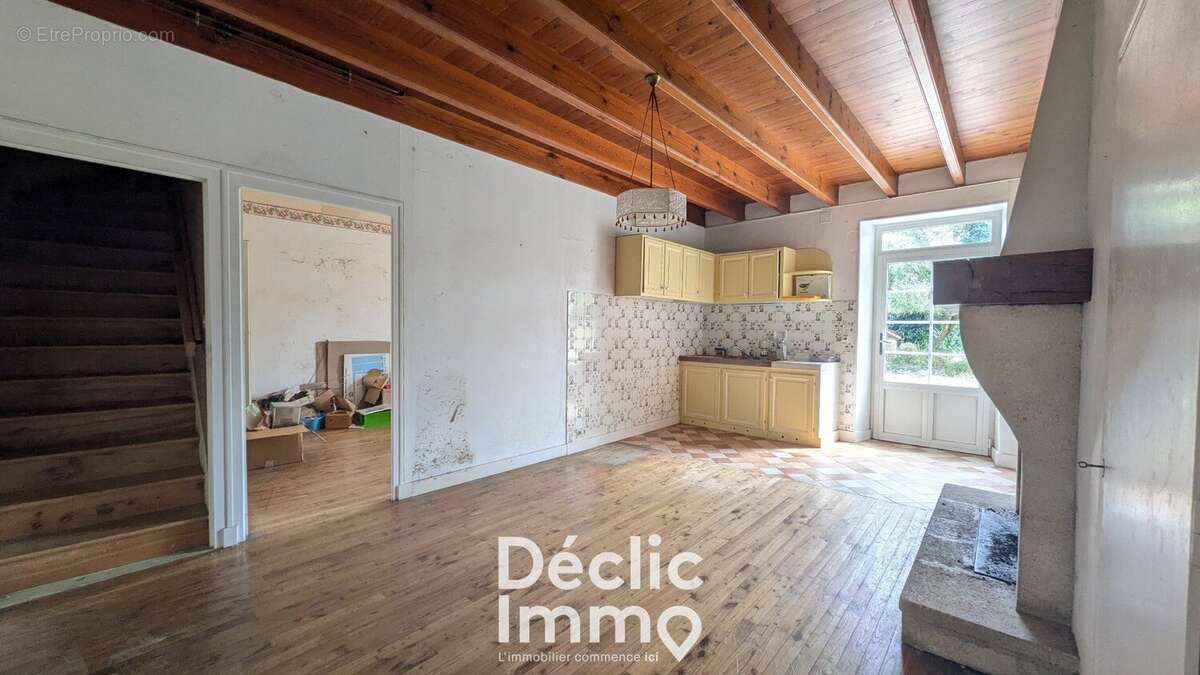 Maison à THEIL-RABIER