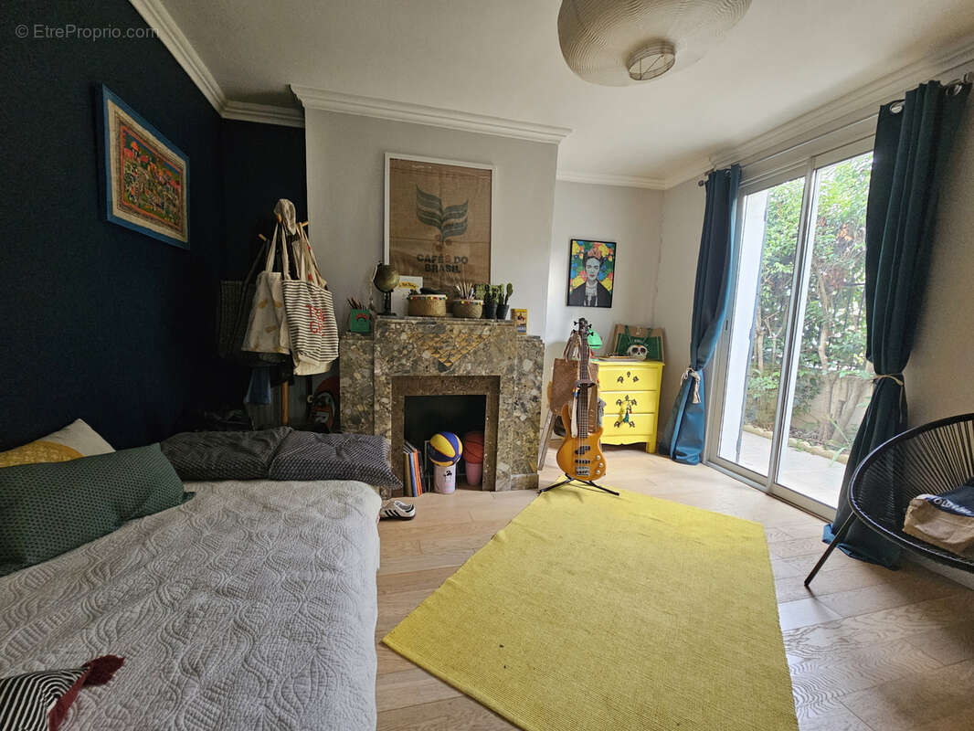 Maison à SAINT-BRES