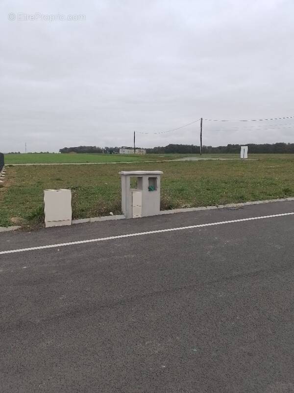 Terrain à SAINT-MARTIN-LONGUEAU