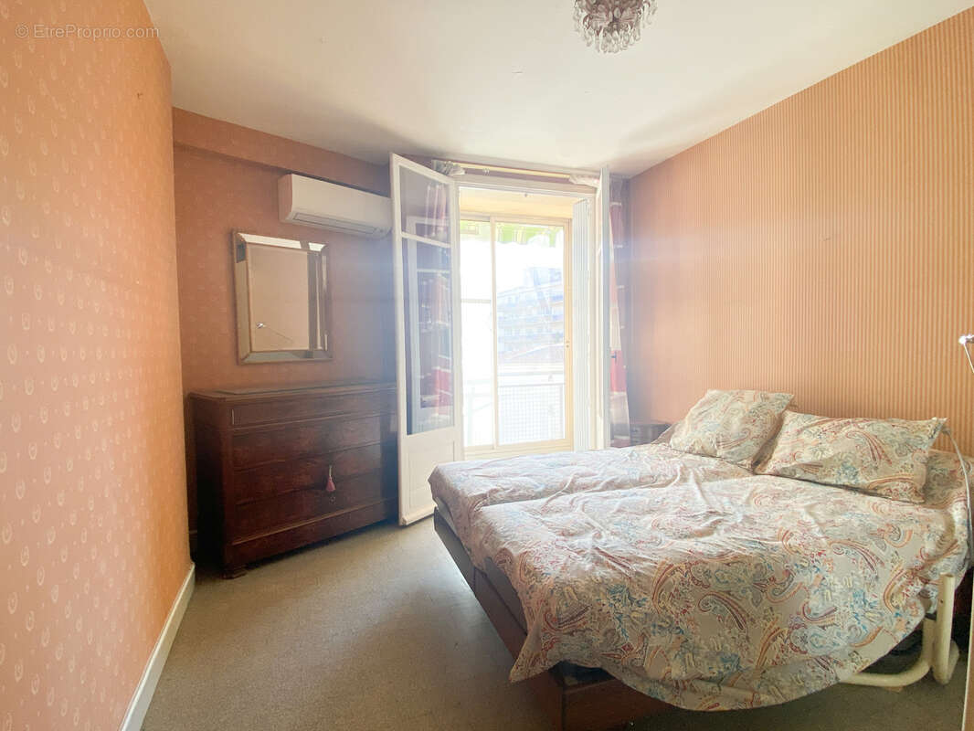 Appartement à MARSEILLE-5E