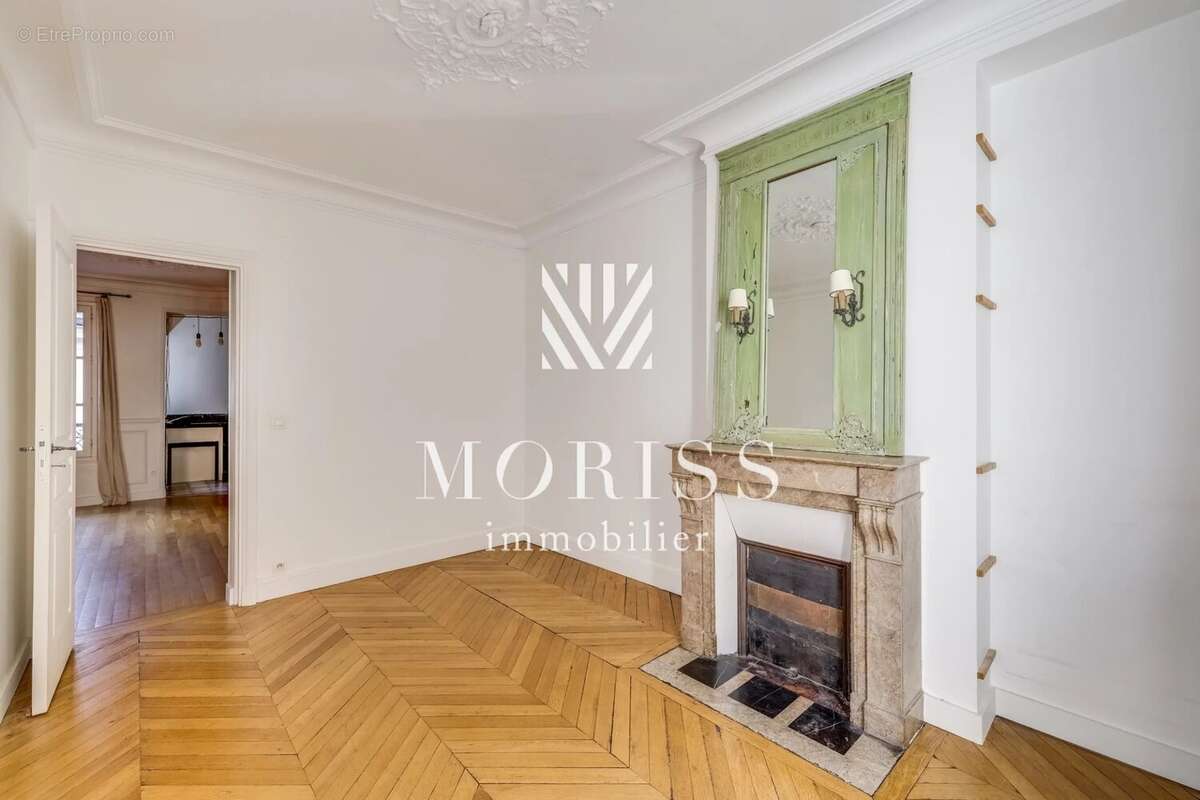 Appartement à PARIS-17E