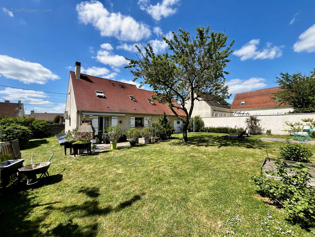 Maison à ROZAY-EN-BRIE