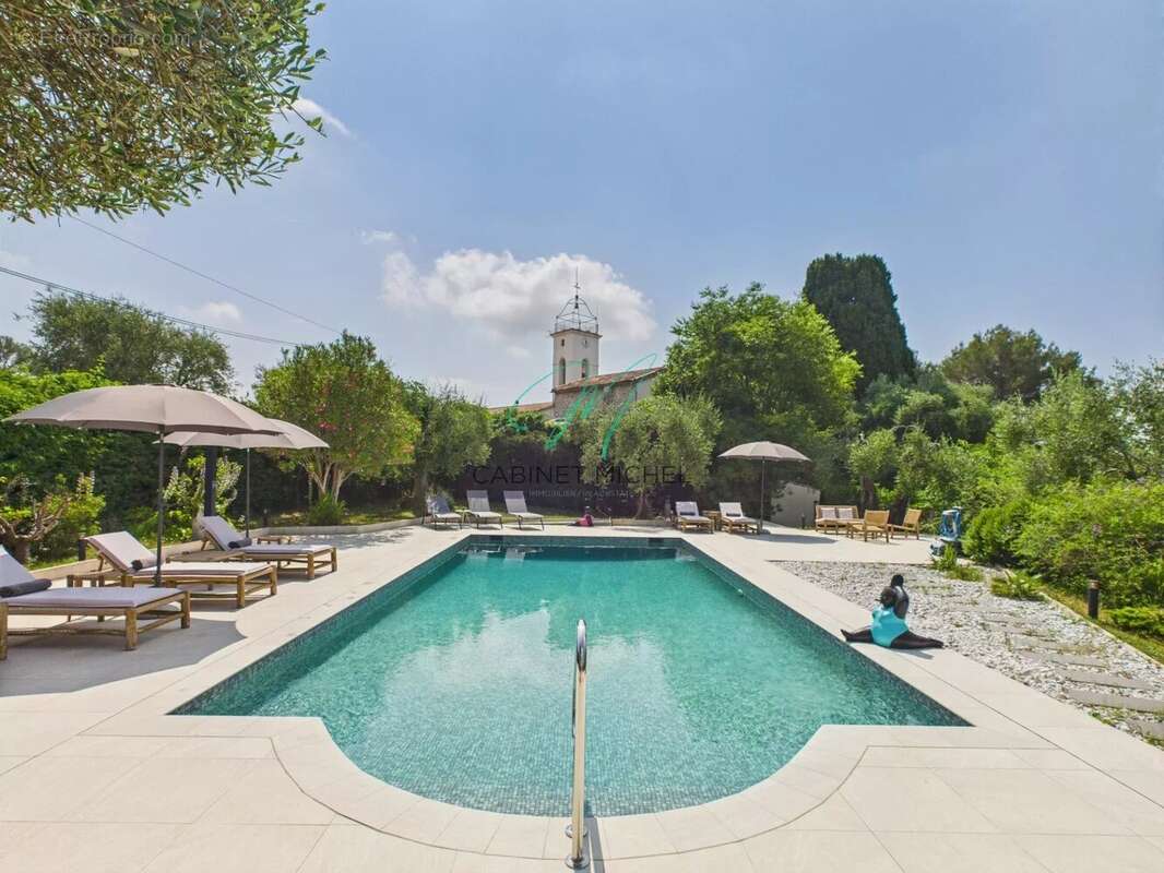 Maison à ROQUEFORT-LES-PINS