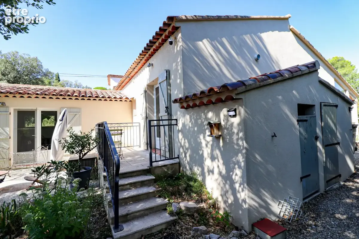 Villa plain pied 105m2 avec piscine et dependances - photo 8
