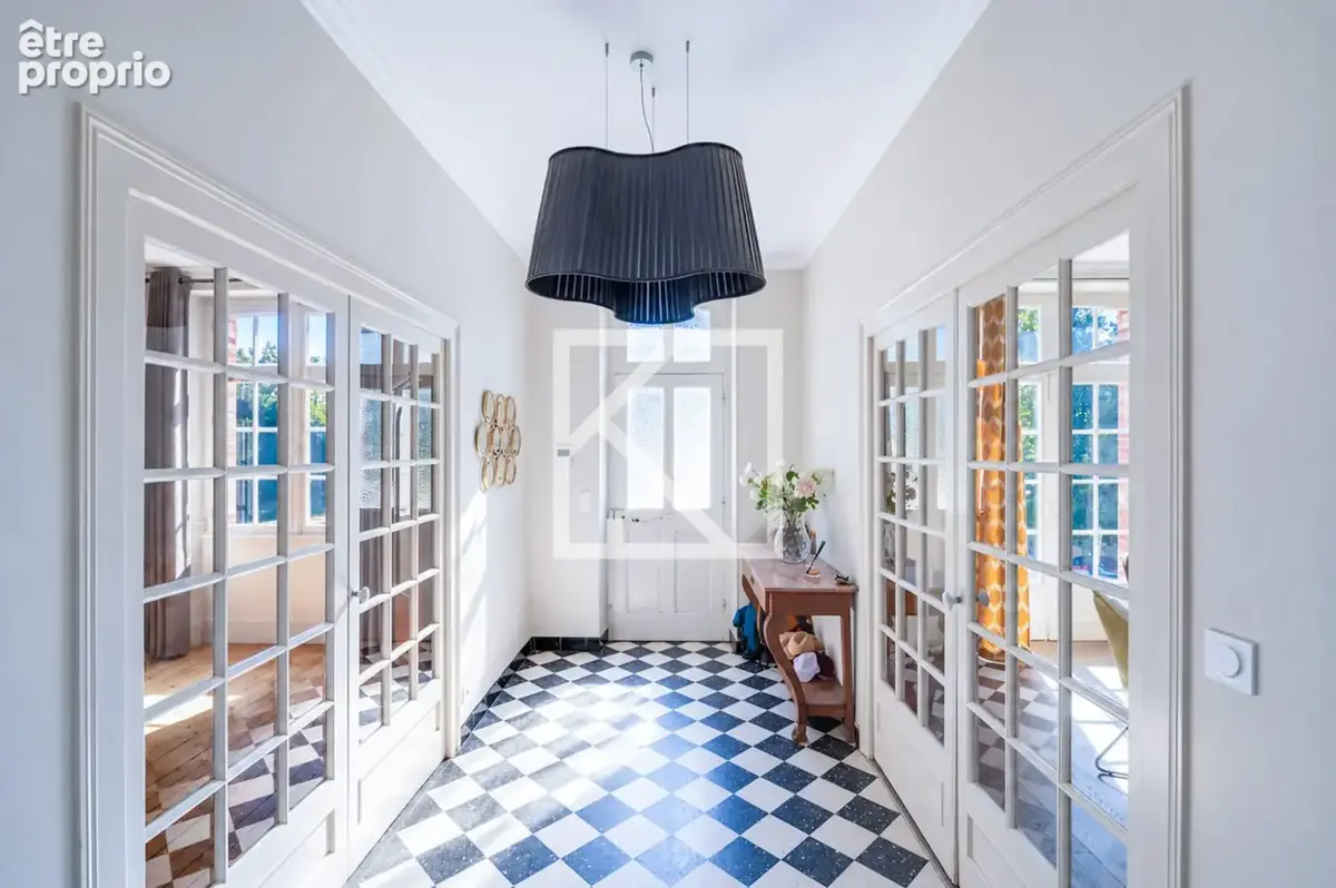 Maison 10 pièces 278 m² à vendre à Guecelard (72230) - photo 9