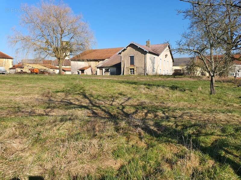 Maison à CONTREXEVILLE