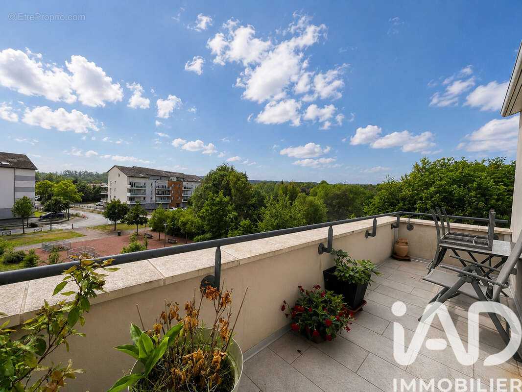 Appartement 92 m² à Moulins-Les-Metz  - photo 2