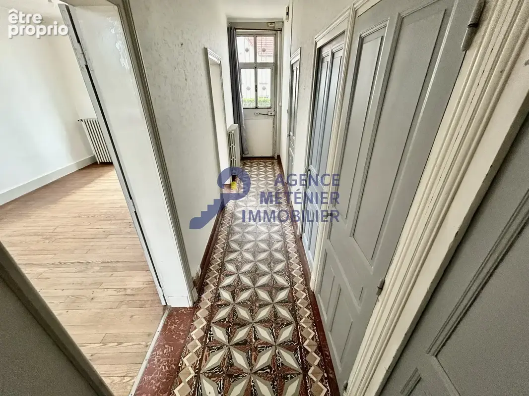Maison avec 3 chambres, sous-sol, garage et beaux volumes à aménager - photo 11